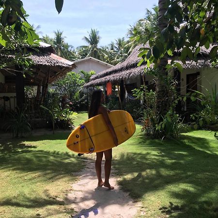 Pesangan Surfcamp Hotel Siargao Exteriör bild