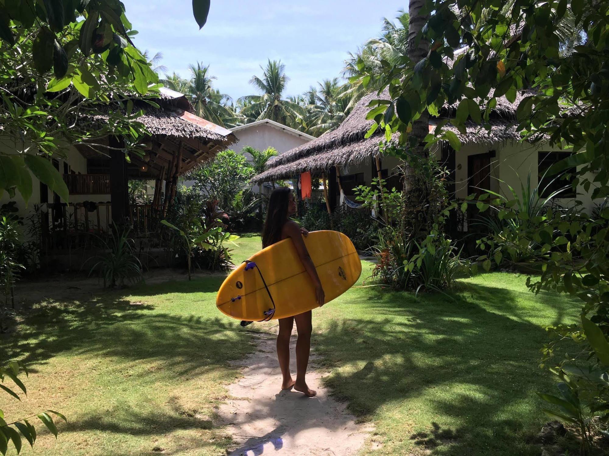 Pesangan Surfcamp Hotel Siargao Exteriör bild